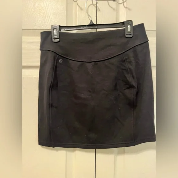 Lululemon NWT Scuba HR Mini Skirt - Picture 5 of 7